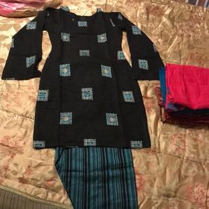 Indian/Pakistani Traditional Shalwar Kameez